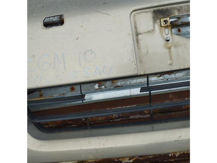 Решетка радиатора Тойота Исис в Вельске 91581